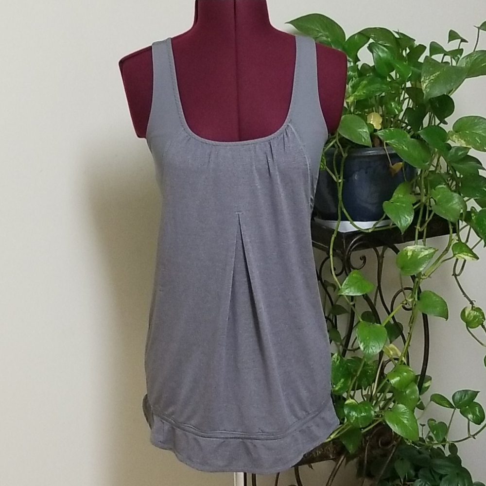 Lululemon Women's Sleeveles top Size 6